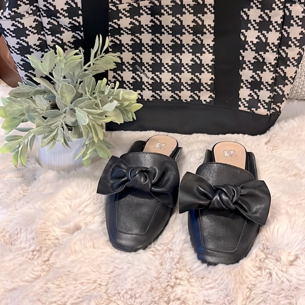 BP. Women’s Black Leather Mule Flat Slide Slip On Bow Shoes Sz 6